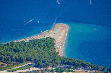 Hırvatistan 'ın Brac adasının güney kıyısındaki Vidova Gora' dan Altın Burun manzarası