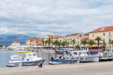 Supetar 'ın eski bir kasabası. Supetar, Hırvatistan 'ın en büyük Brac adası..