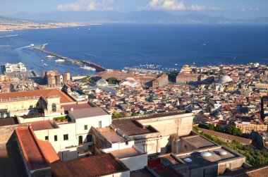 İtalya 'nın Napoli, Campania bölgesinin resimli yaz manzarası