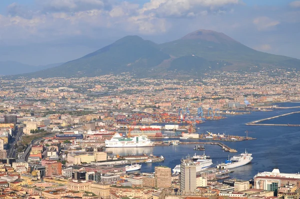 Picturesque summer panorama of Naples, Campania region in Italy — Stock Photo, Image