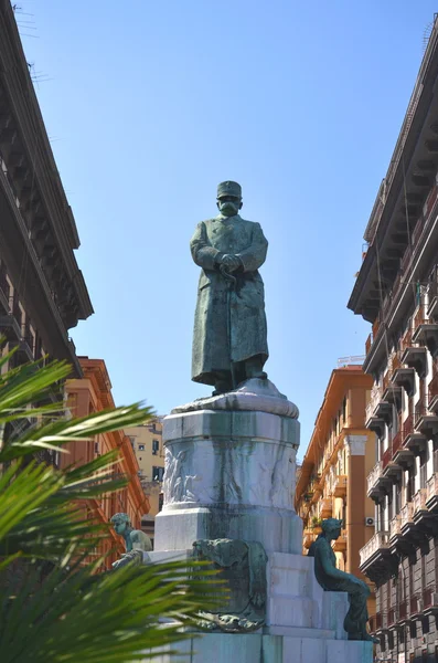 The statue of king of Italy Umberto I in Naples — Stock Photo, Image