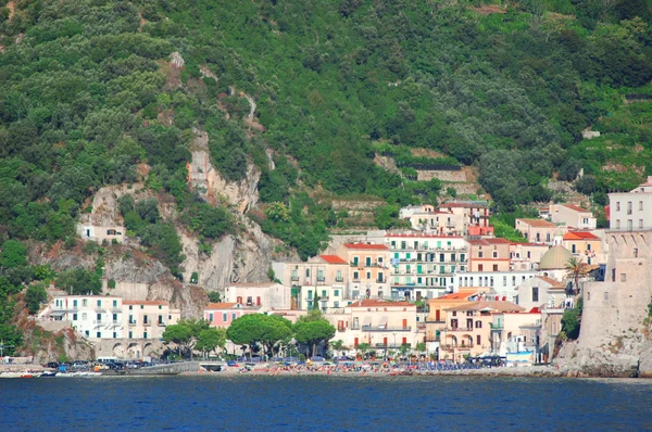 Pittoresk utsikt över byn cetara på Amalfikusten i södra Italien — Stockfoto