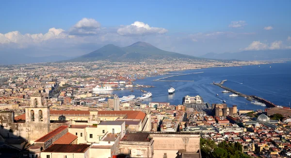 Pittoreska sommaren panorama av Neapel och vesuvius, Italien — Stockfoto