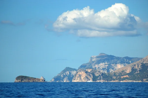 Pittoreska landskap av Amalfikusten i södra Italien — Stockfoto