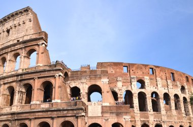 Görkemli antik Kolezyum Roma mavi gökyüzü, İtalya