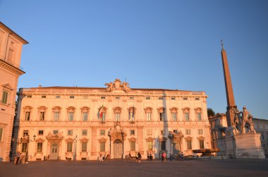 Güzel Piazza del Quirinale günbatımı ışık Roma, İtalya