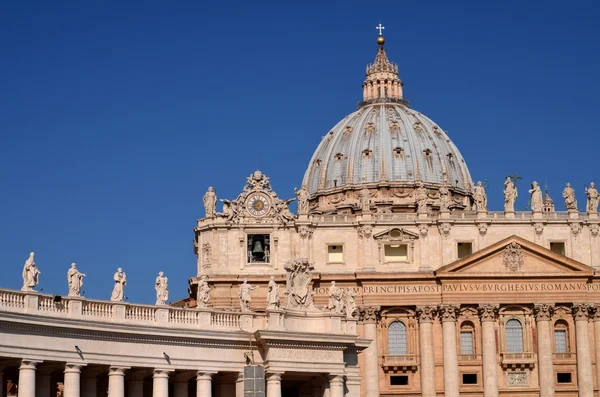 Monumentalne St. Peter's Basilica w Rzym, Watykan, Włochy — Zdjęcie stockowe