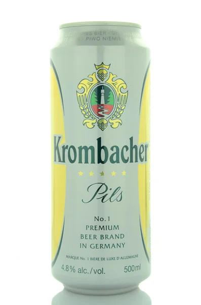 Krombacher pils birra isolata su sfondo bianco — Foto Stock