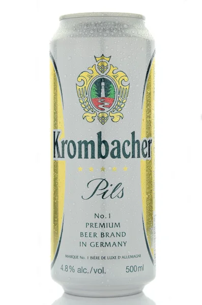 Krombacher pils birra isolata su sfondo bianco — Foto Stock