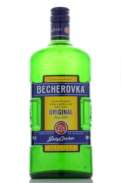 Butelka Becherovka na białym tle. — Zdjęcie stockowe