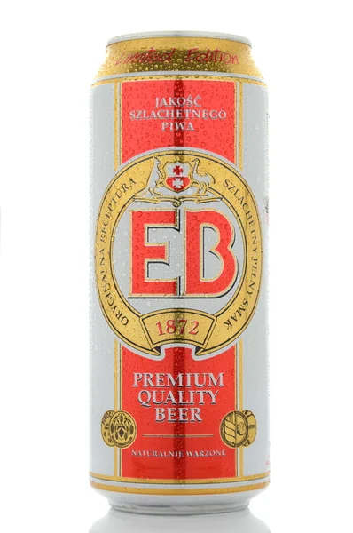 EB cerveja de qualidade premium isolada em fundo branco — Fotografia de Stock