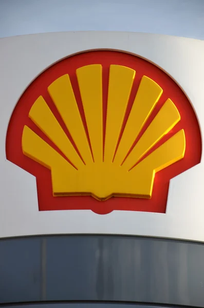 A Shell ellen, blue sky jele — Stock Fotó