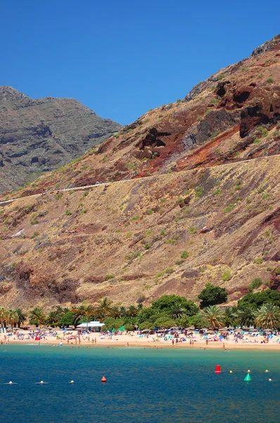 Plage pittoresque de Teresitas sur l'île de Tenerife, Espagne — Photo