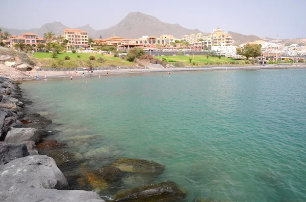 Piękny Playa de Fanabe na wybrzeżu Costa Adeje na Tenerife, Hiszpania — Zdjęcie stockowe