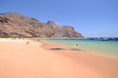 Pitoresk muhteşem playa de las Teresitas adada Tenerife, İspanya