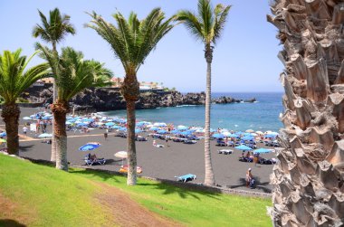 Pitoresk Playa de la Arena Beach'te Puerto de Santiago Tenerife, İspanya