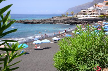 Pitoresk Playa de la Arena Beach'te Puerto de Santiago Tenerife, İspanya