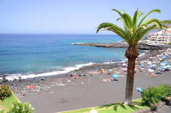 Pittoreske Playa de la Arena strand in Puerto de Santiago op Tenerife, Spanje — Stockfoto