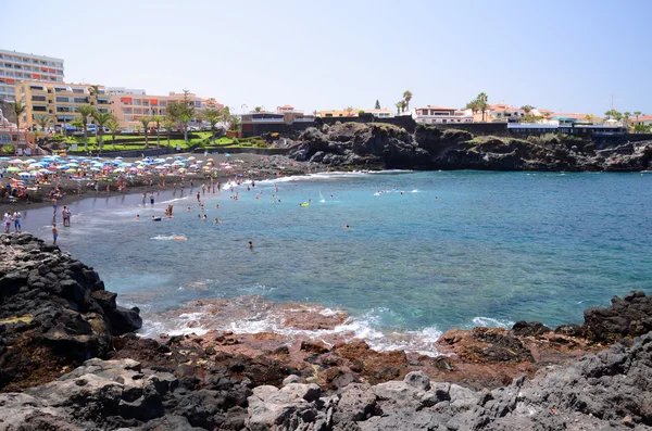 Pintoresca playa de la Arena en Puerto de Santiago en Tenerife, España — Foto de Stock