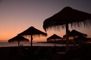 Pitoresk ve huysuz alacakaranlık Güney tenerife, Kanarya Adaları üzerinde