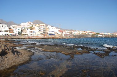 La Caleta pitoresk koyda Tenerife İspanya'nın güneyinde üzerinde