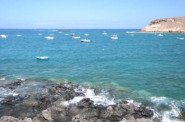Schilderachtige baai in La Caleta op het zuiden van Tenerife in Spanje — Stockfoto