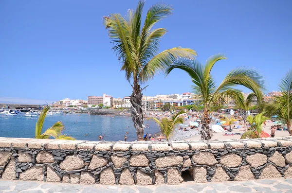 Spiaggia pittoresca a Playa de San Juan nel sud-ovest dell'isola di Tenerife . — Foto Stock