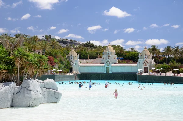 Playa de Siam artificial en Siam Park en Costa Adeje en Tenerife — Foto de Stock