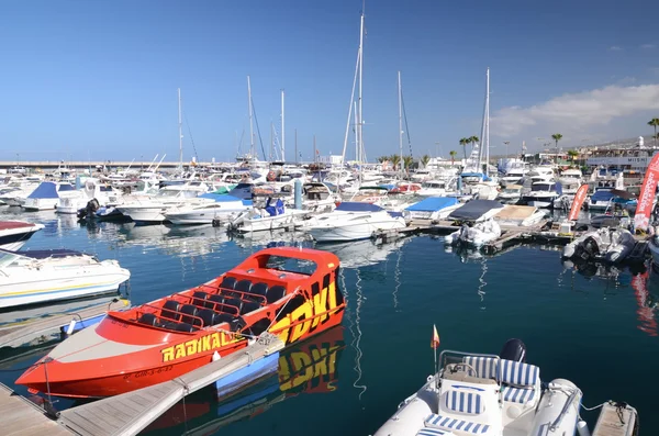 Boats and yachts in Puerto Colon yacht club in Costa Adeje on Tenerife — Stock Photo, Image