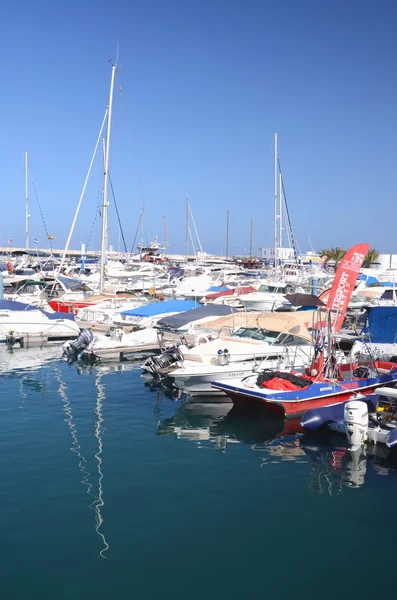 Boats and yachts in Puerto Colon yacht club in Costa Adeje on Tenerife — Stock Photo, Image