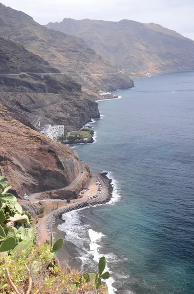 Paysage pittoresque de la côte rocheuse au nord-est de Tenerife en Espagne — Photo
