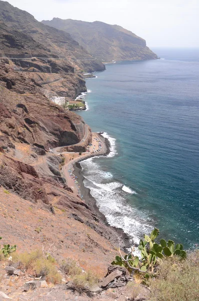 Malebná krajina od skalnatého pobřeží na sever od Tenerife — Stock fotografie