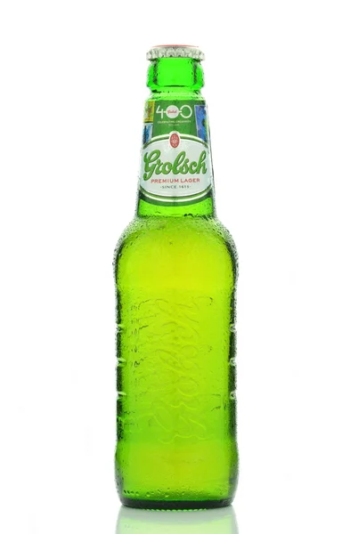 Grolsch premium cerveja lager isolado no fundo branco — Fotografia de Stock