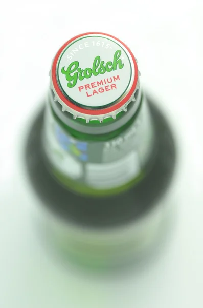 Grolsch premium lager bier geïsoleerd op witte achtergrond — Stockfoto