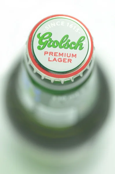 Bir premium Grolsch lager diisolasi pada latar belakang putih — Stok Foto