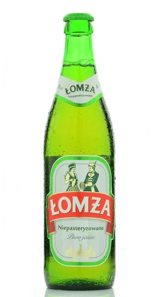 Lomza cerveza lager no pasteurizada aislada sobre fondo blanco —  Fotos de Stock