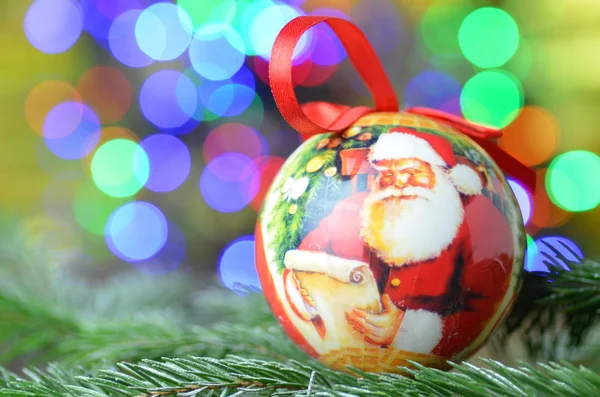 Świąteczne dekoracje, Boże Narodzenie ball na tle bokeh — Zdjęcie stockowe