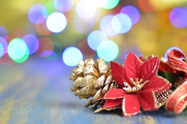 Vánoční dekorace, vánoční ozdoba na pozadí magického bokeh — Stock fotografie