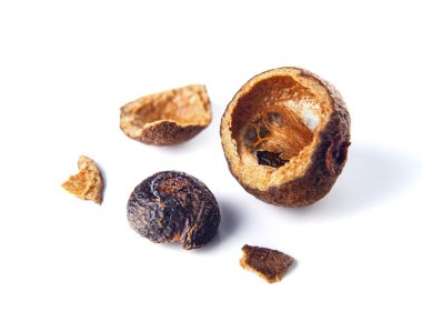 Tüm baharatlar beyaz arkaplanda izole