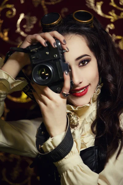 Chica joven estilo steampunk —  Fotos de Stock