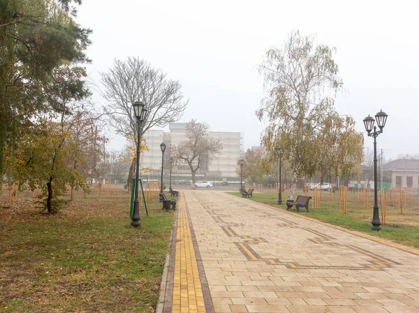 도시의 구름낀 예술을 사랑하는 사람들을 창조적 — 스톡 사진