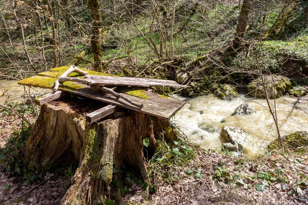 Jaro Horské Potoky Přetékající Tavením Mění Neprůchodné Úseky Vodních Bariér — Stock fotografie