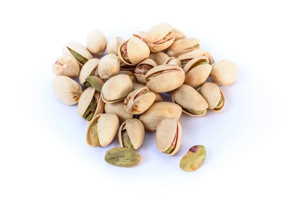 Nueces de pistacho. Aislado sobre un fondo blanco . — Foto de Stock