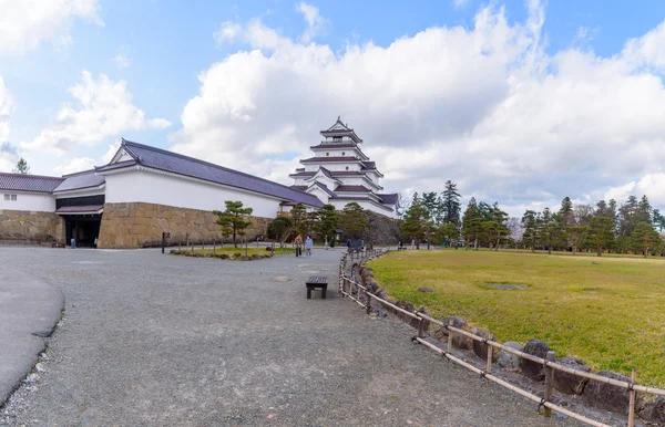 FUKUSHIMA, JAPÃO - ABR 15,2016: Panorama do Castelo de Tsuruga surrou — Fotografia de Stock