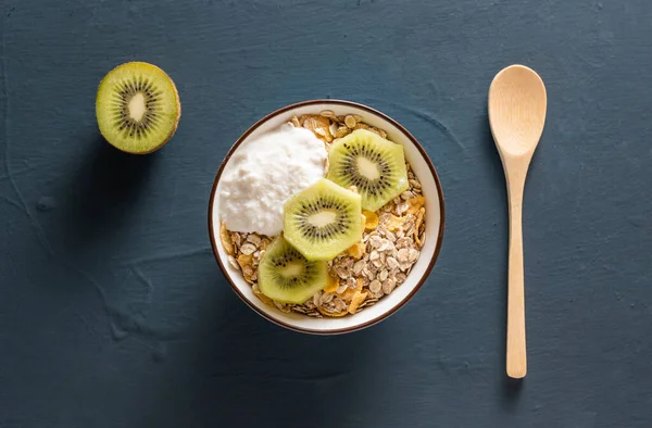 Cereal Bowl Kiwi Yogurt Top View — Stok Foto