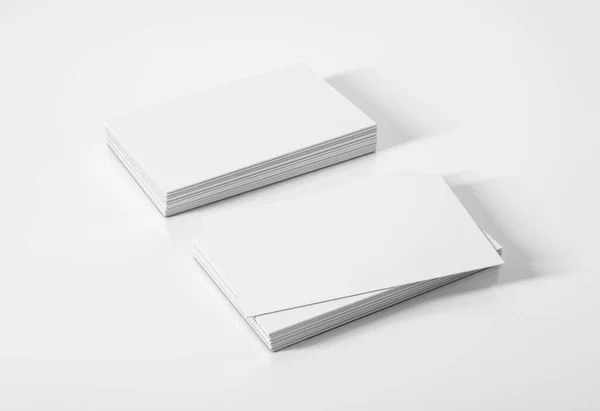 İki deste beyaz kartvizit. 3d oluşturma