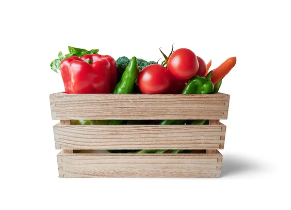 Vielfalt Frischem Gemüse Holzkiste Isoliert Vom Hintergrund Frontansicht — Stockfoto