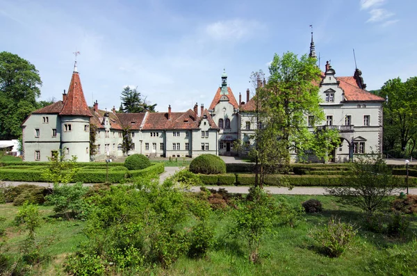 Antiguo Castillo Parque Ajardinado Día Verano Chinadievo Región Transcarpathian Ucrania — Foto de Stock