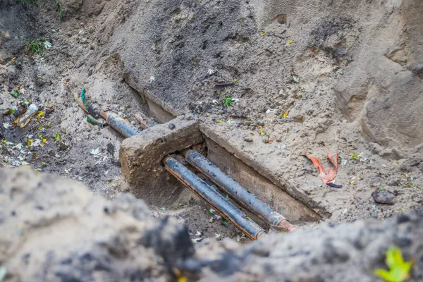 Excavation Des Conduites Eau Après Remplacement Près Ancienne Maison Pipeline — Photo