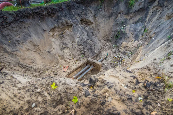 Excavation Des Conduites Eau Après Remplacement Près Ancienne Maison Pipeline — Photo